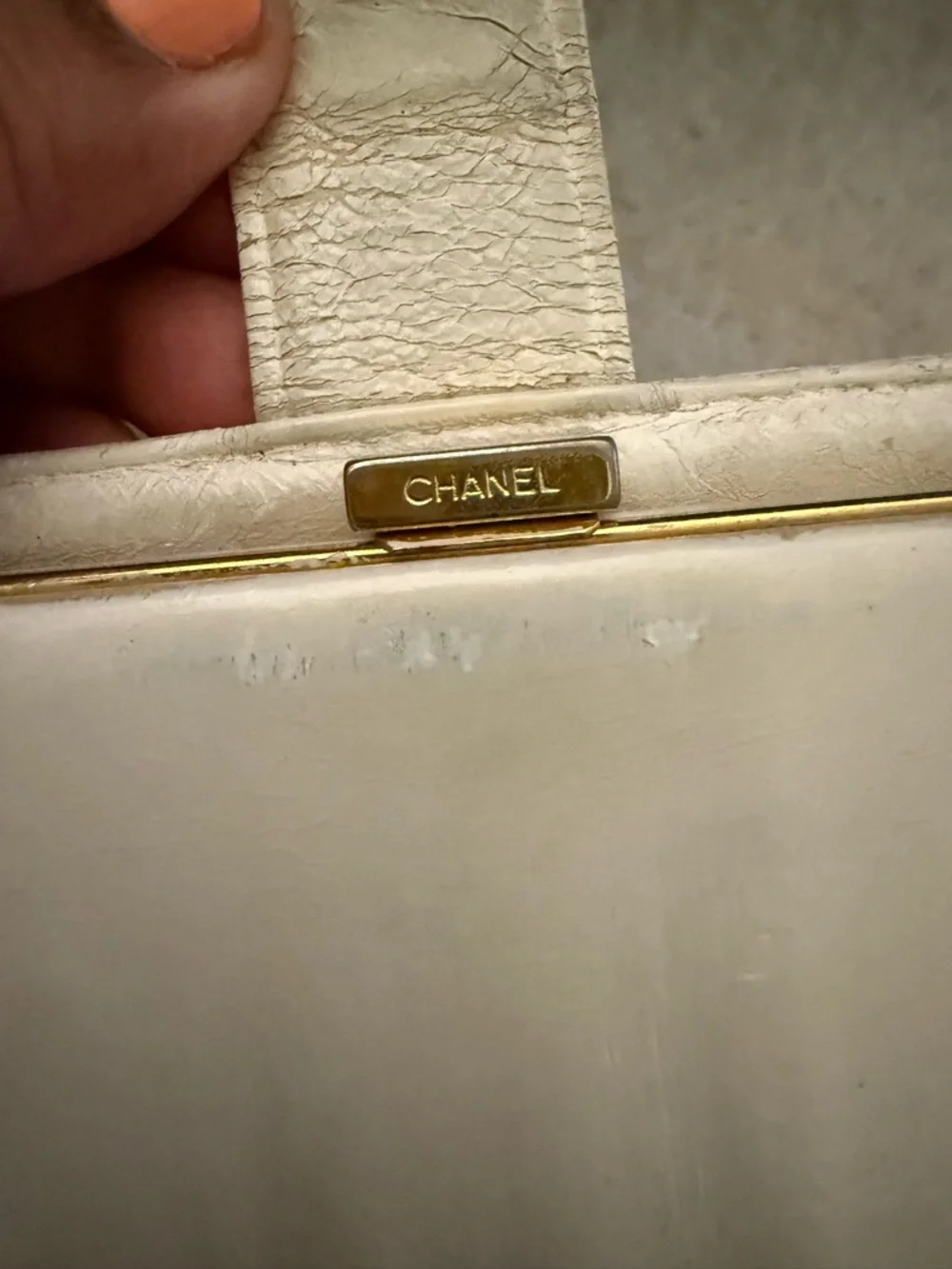 Authentic Vintage Chanel White Wallet - Picture 10 of 16